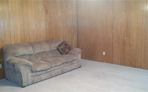 4th image of 103 Hale St