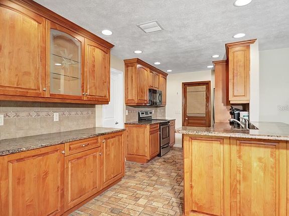2nd image of 4403 Sleepy Hollow Ln