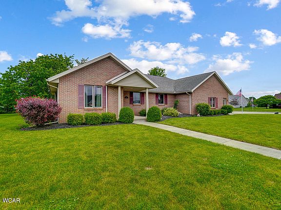 3rd image of 1115 Champaign Dr