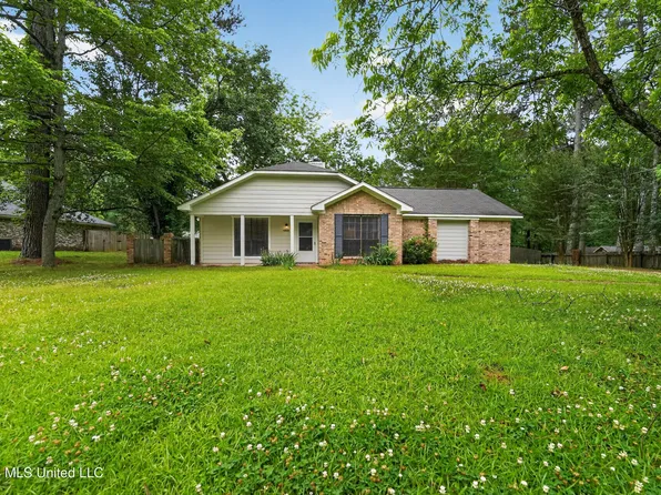 4252 Oak Lake Dr, Jackson, MS 39212