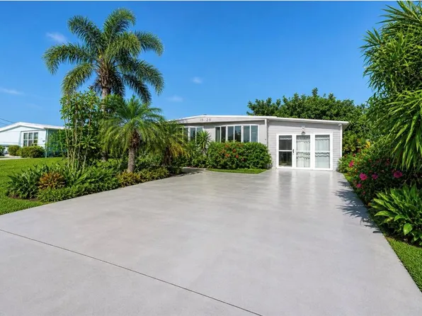1320 Seagull Dr, Englewood, FL 34224