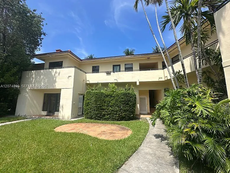 Bal Harbour Court Condo — Photo 2