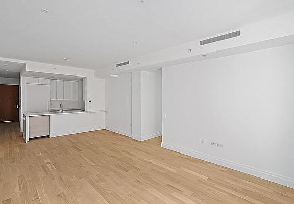 5th image of 1104 Lexington Ave #2A1