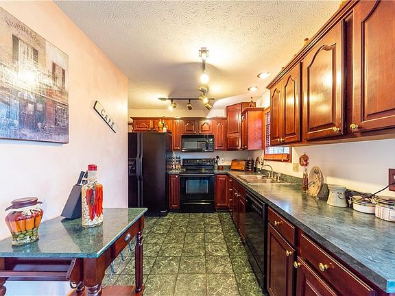 2nd image of 3921 Valley Brook Dr S