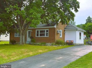 639 Chestnut St, Bally, PA 19503