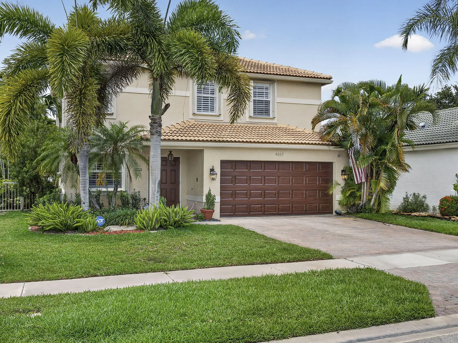 4 bed, 2.5 bath, 2160 sqft, $9,000 — Photo 3