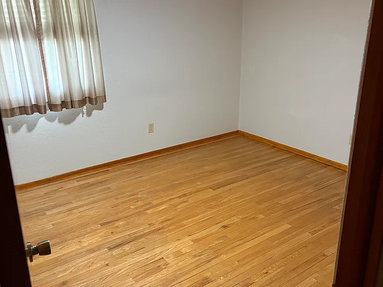 506 Mill St — Photo 21