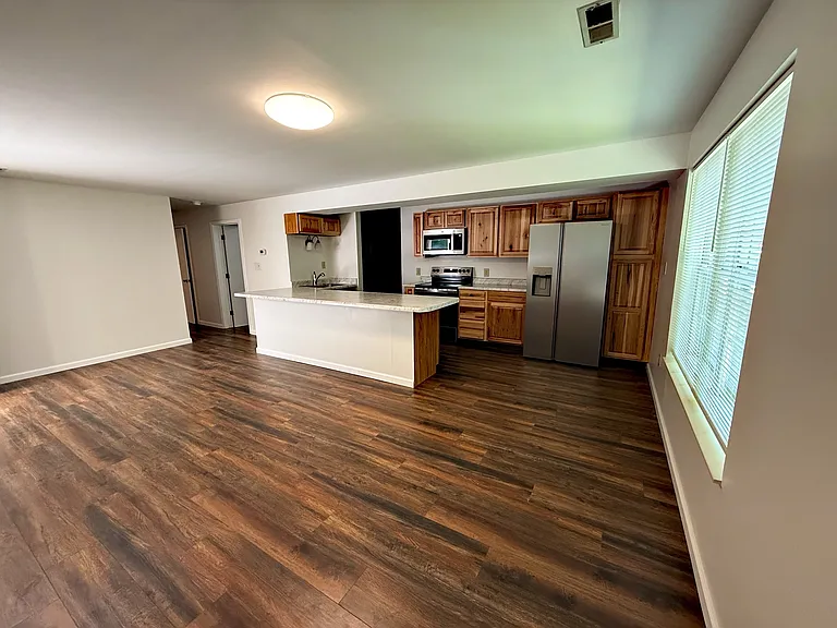 101 Loveless Ln #1 — Photo 4