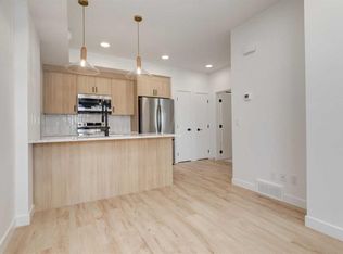 582 W Seton Cir SE, Calgary, AB T3M3N8