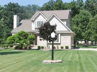 27156 Bryan Blvd, New Boston, MI 48164