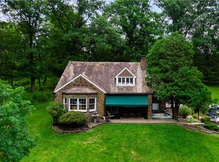 3871 Green Valley Dr, Pittsburgh, PA 15235