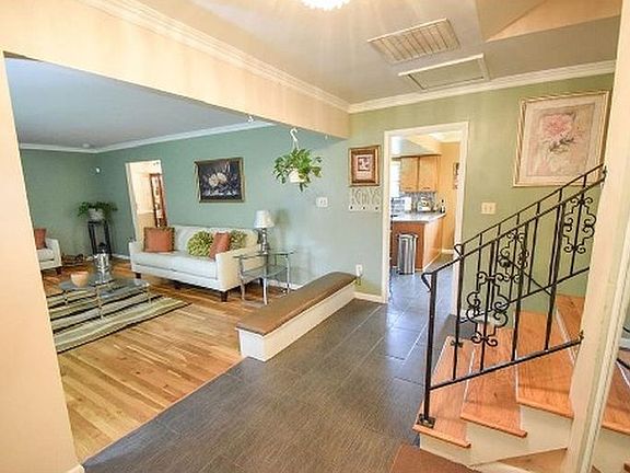 4th image of 3601 Greenbay Dr