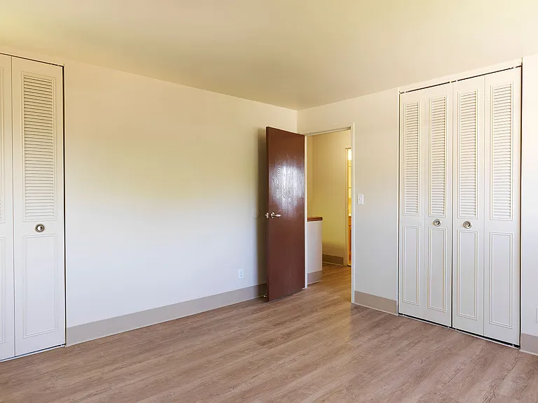 202 Chatham West Dr — Photo 11