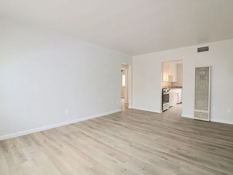 4458-64 1/2 Oregon St — Photo 6
