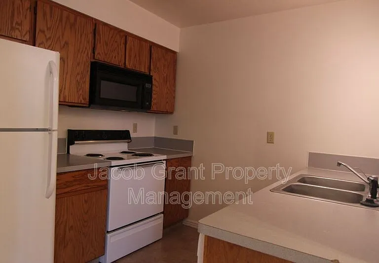 627 Hoopes Ave #1 — Photo 2
