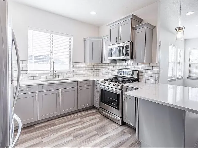 646 S Tylee Way — Photo 1