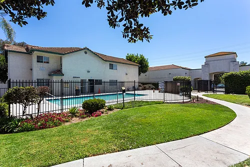 Highland View Apartments Photo 1