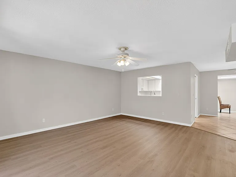 517 W Duke Dr — Photo 7