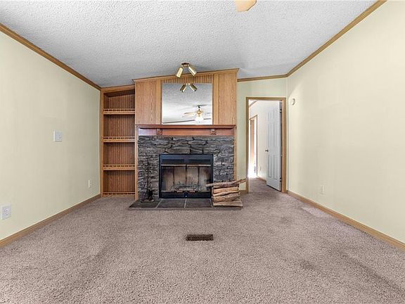 4th image of 5601 Bridgeview Dr