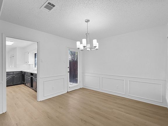 5th image of 4031 Saint Christopher Ln #4033