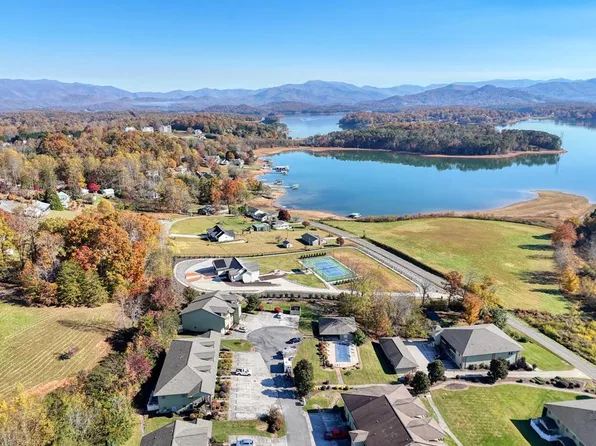 1727 Watercrest Way, Young Harris, GA 30582