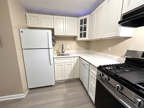 3rd image of 645 W Lowell Ave Unit 23