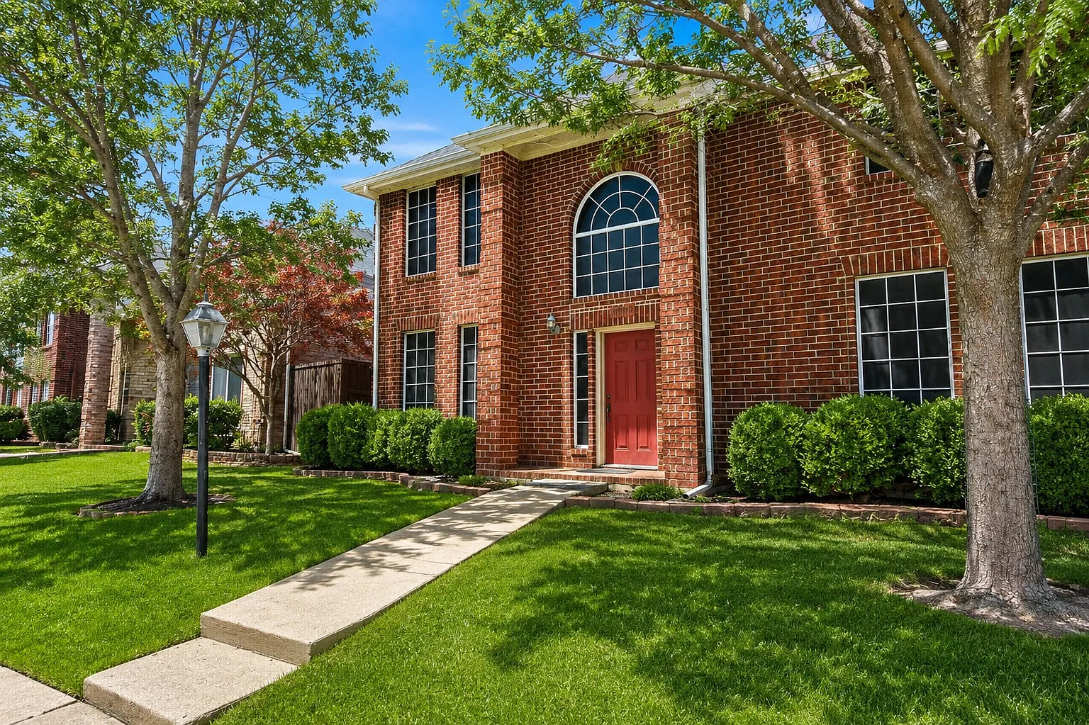3 bed, 2.5 bath, 2289 sqft, $2,990 — Photo 1