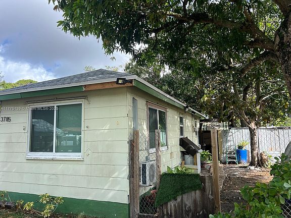 4th image of 3785 NW 164th St