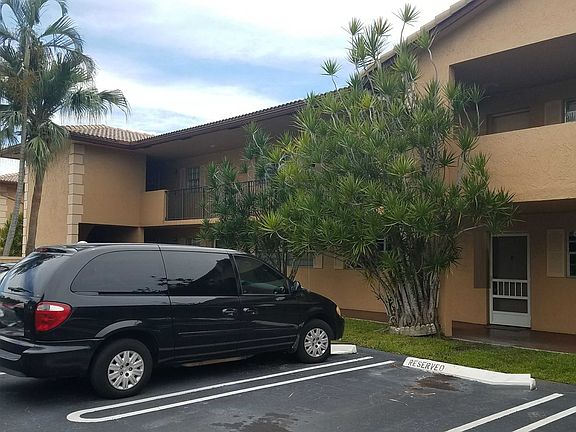 3rd image of 3018 Coral Springs Dr #102-3