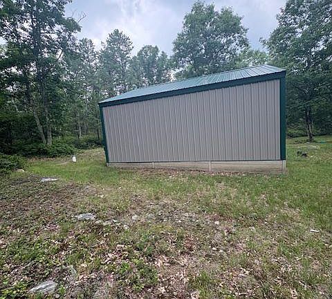 4th image of 226 East Rd