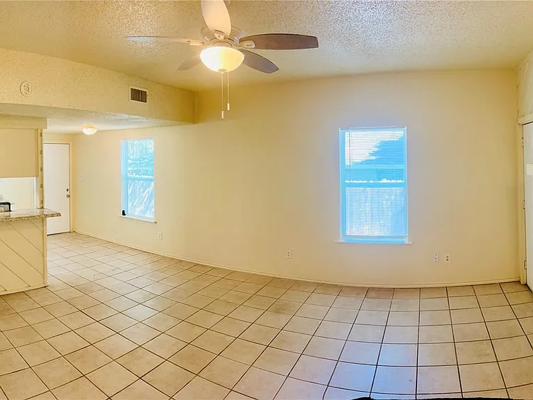 1206 Tartan Ln #B — Photo 13