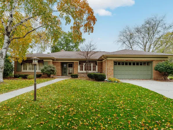 2632 N 81st STREET, Wauwatosa, WI 53213
