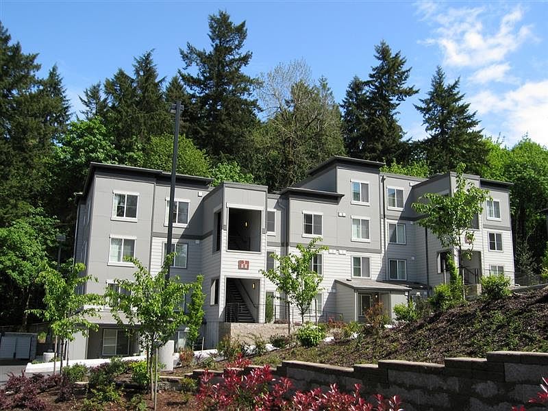 2nd image of 8346 NE Sandy Blvd APT 304