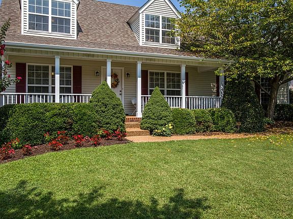 2nd image of 1144 Summerville Cir