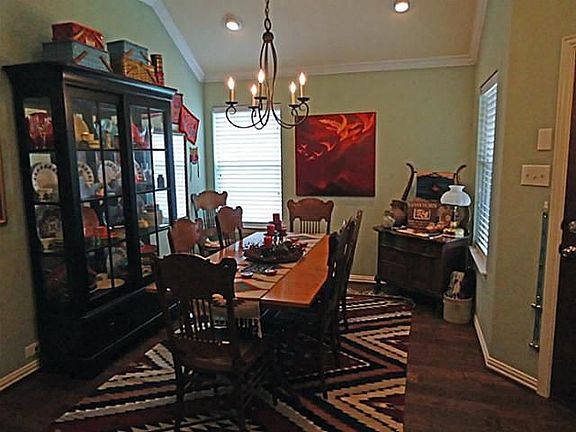 3rd image of 1935 Highland Oaks Dr