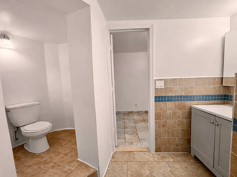 2 Hollowbrook Pl #1 — Photo 13