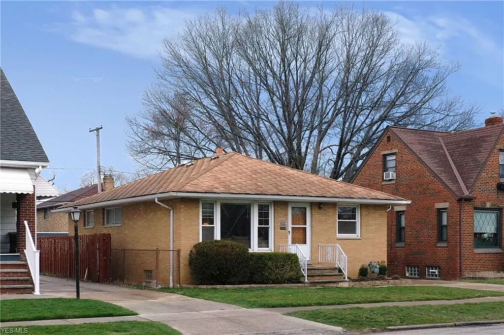 2806 North Ave photo 1