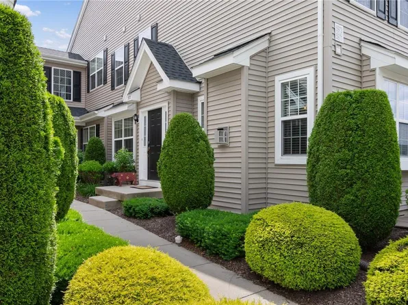 5971 Saratoga Ln, Coopersburg, PA 18036