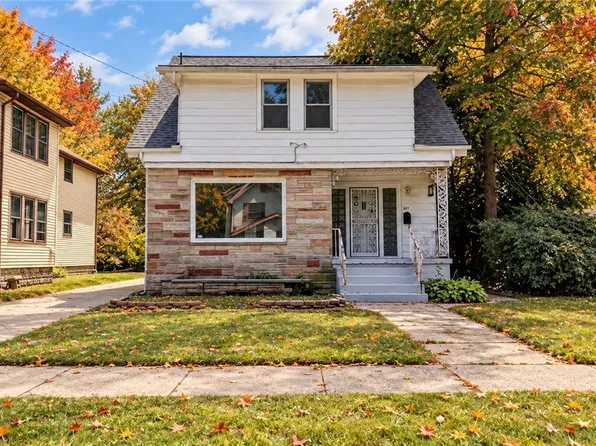 827 Kinsman St NW, Warren, OH 44483