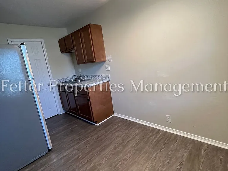 3404 Marion Ave — Photo 3