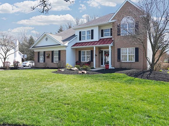 4th image of 492 Shakespeare Dr