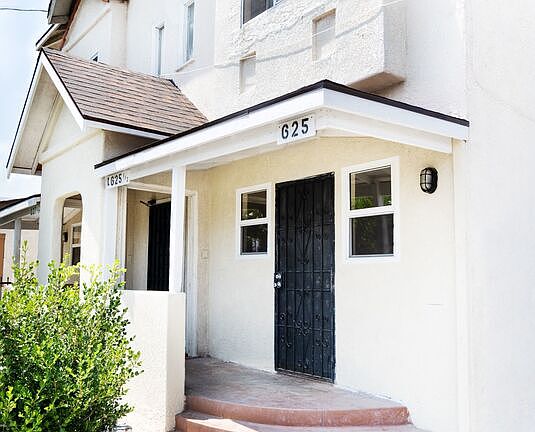 2nd image of 625 W 51st St