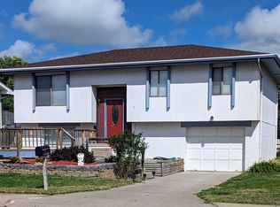 606 W 18th St, Cozad, NE 69130