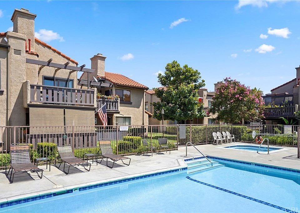 1st image of 3069 Brea Blvd #10