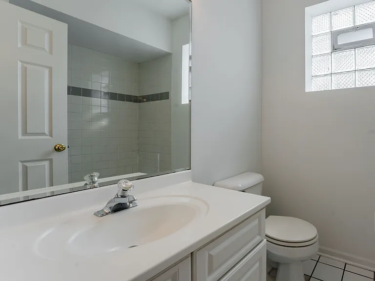 2903 N Hoyne Ave — Photo 6