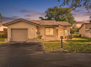 8949 NW 9th Pl, Plantation, FL 33324
