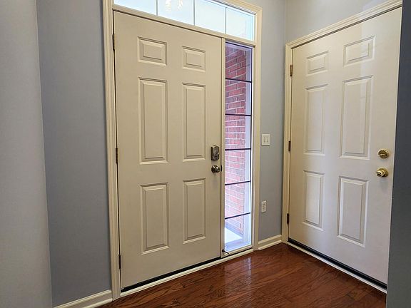 2nd image of 47552 Pembroke Dr