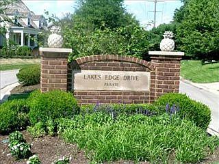 2nd image of 1932 Lakes Edge Dr