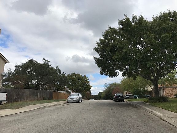 5th image of 4202 Knollpond
