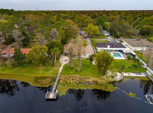 18607 Lakeshore Dr, Lutz, FL 33549
